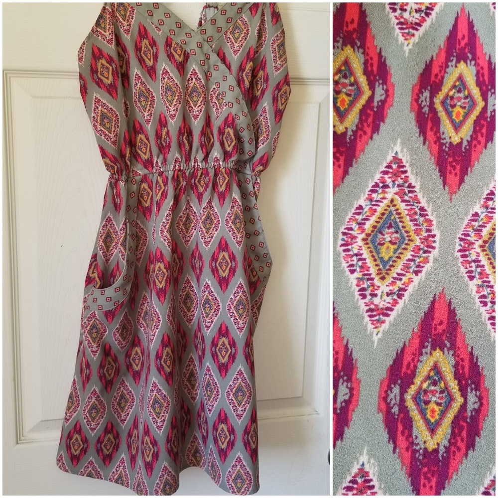 VNeck, Jewel-Toned Tribal Print, Pockets!!